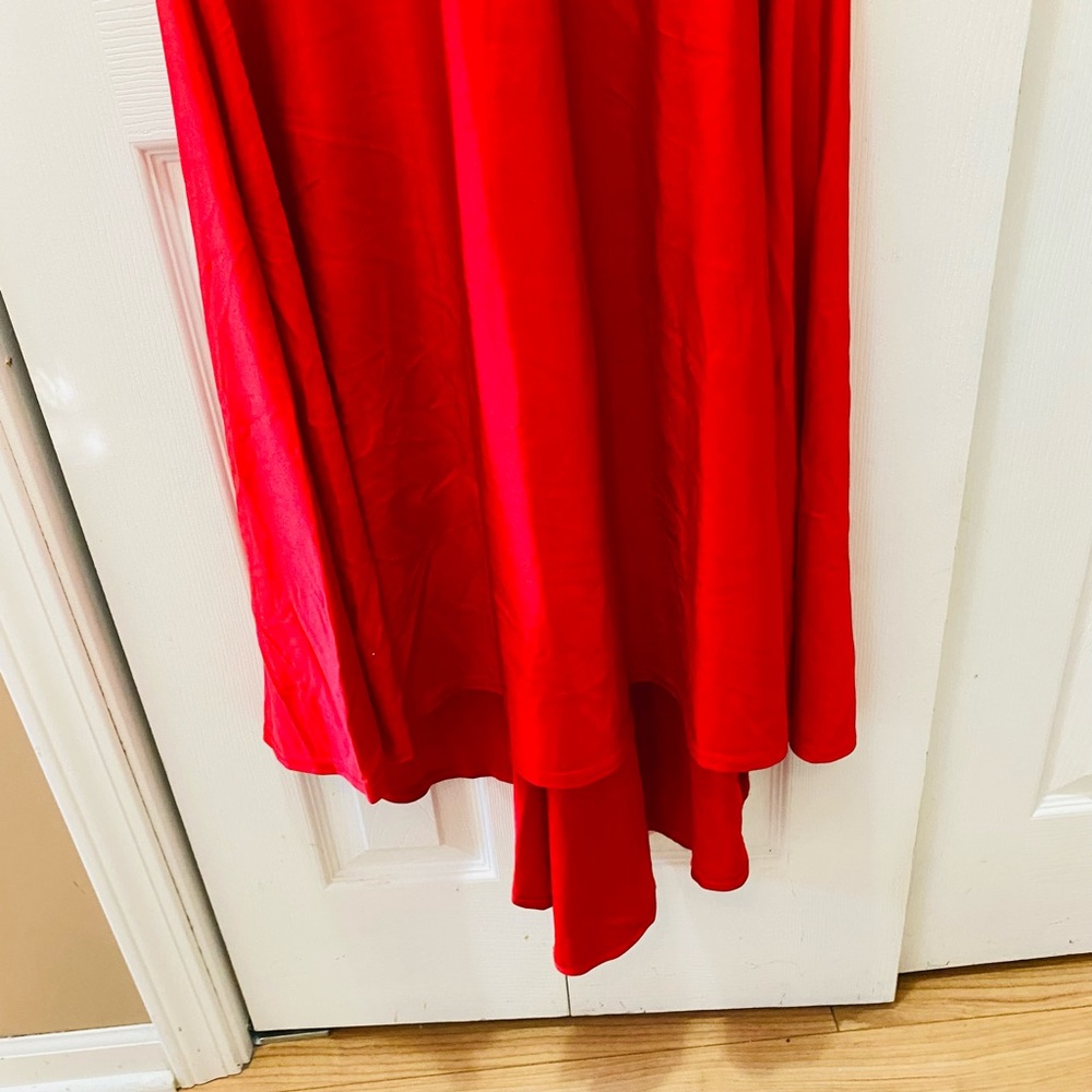 Amoris Red Gown - Picture 6 of 14